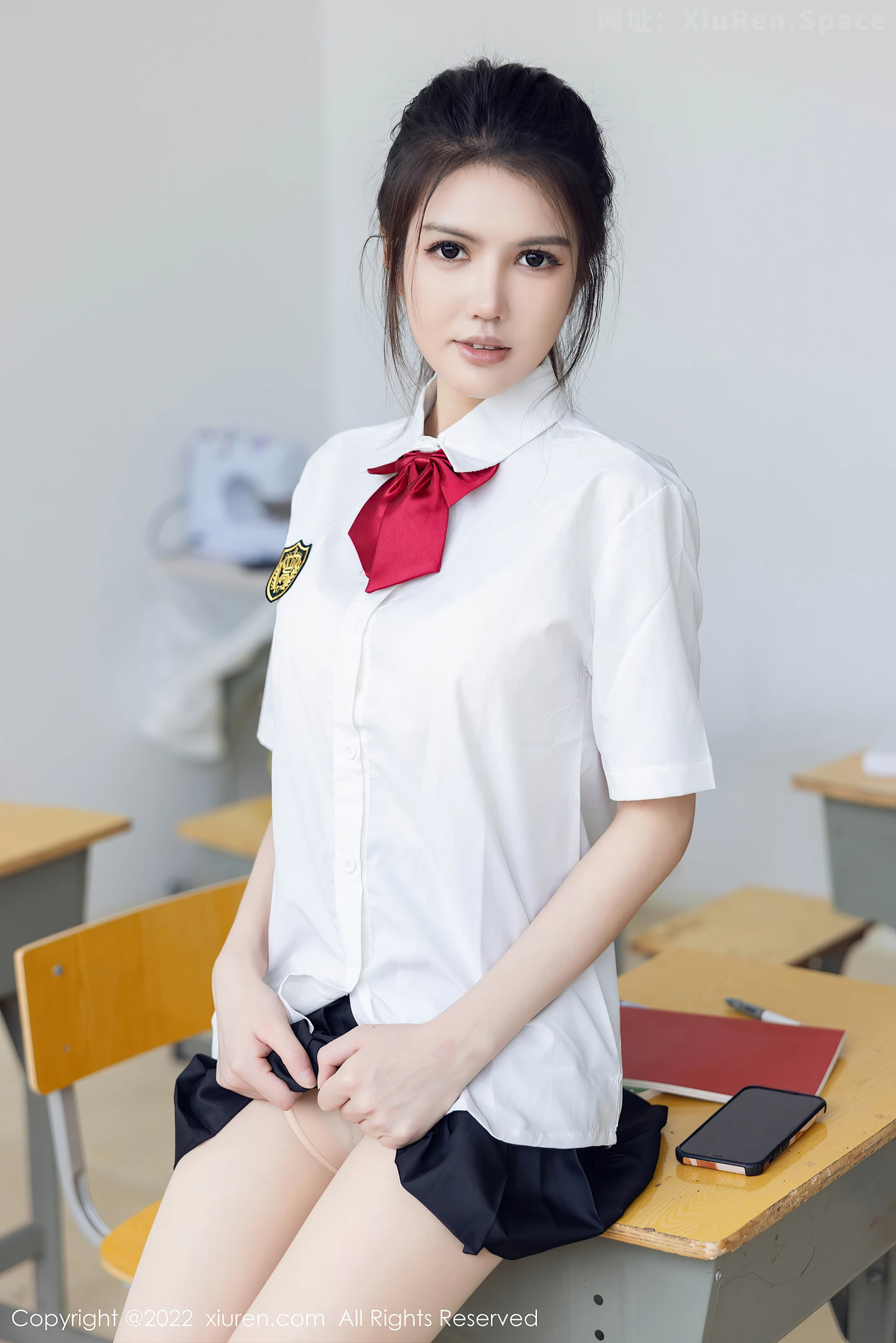 图片[6]-[XiuRen秀人网] VOL.5762 模特媛媛酱belle教室场景性感白T配黑色短裙露蕾丝内衣诱惑写真71P-秀人网官方网站